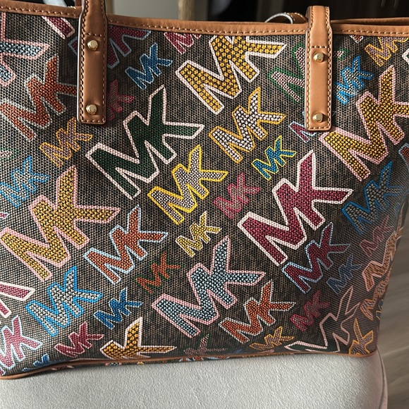 Michael Kors Tote🔥🔥🔥 - Picture 3 of 6